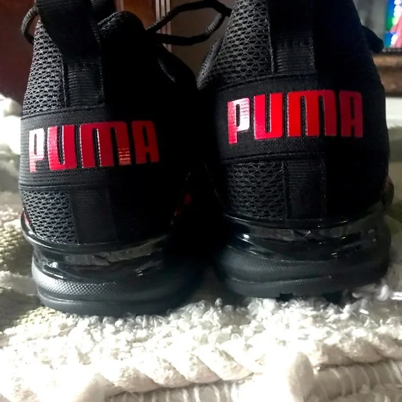Puma Running Shoes NWOT ❤️🖤 - Picture 4 of 8